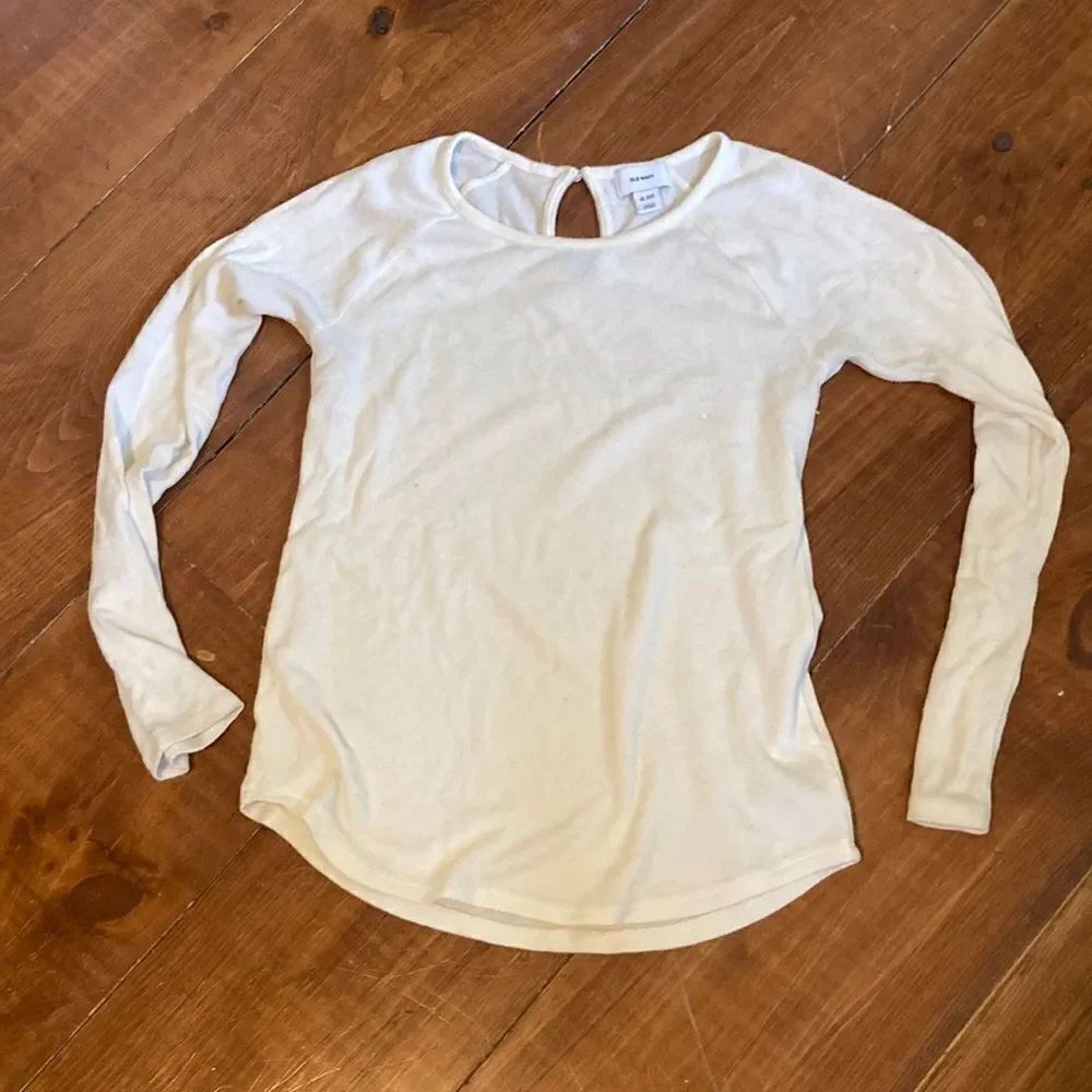 Old navy white long sleeve so soft
